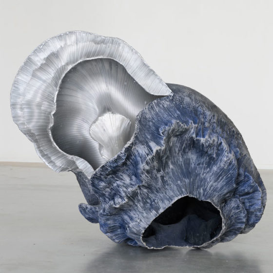 meteor, aluminium, acrylhars, olieverf, spraypaint - vloerobject 160 x 150 x 100 cm. 2019